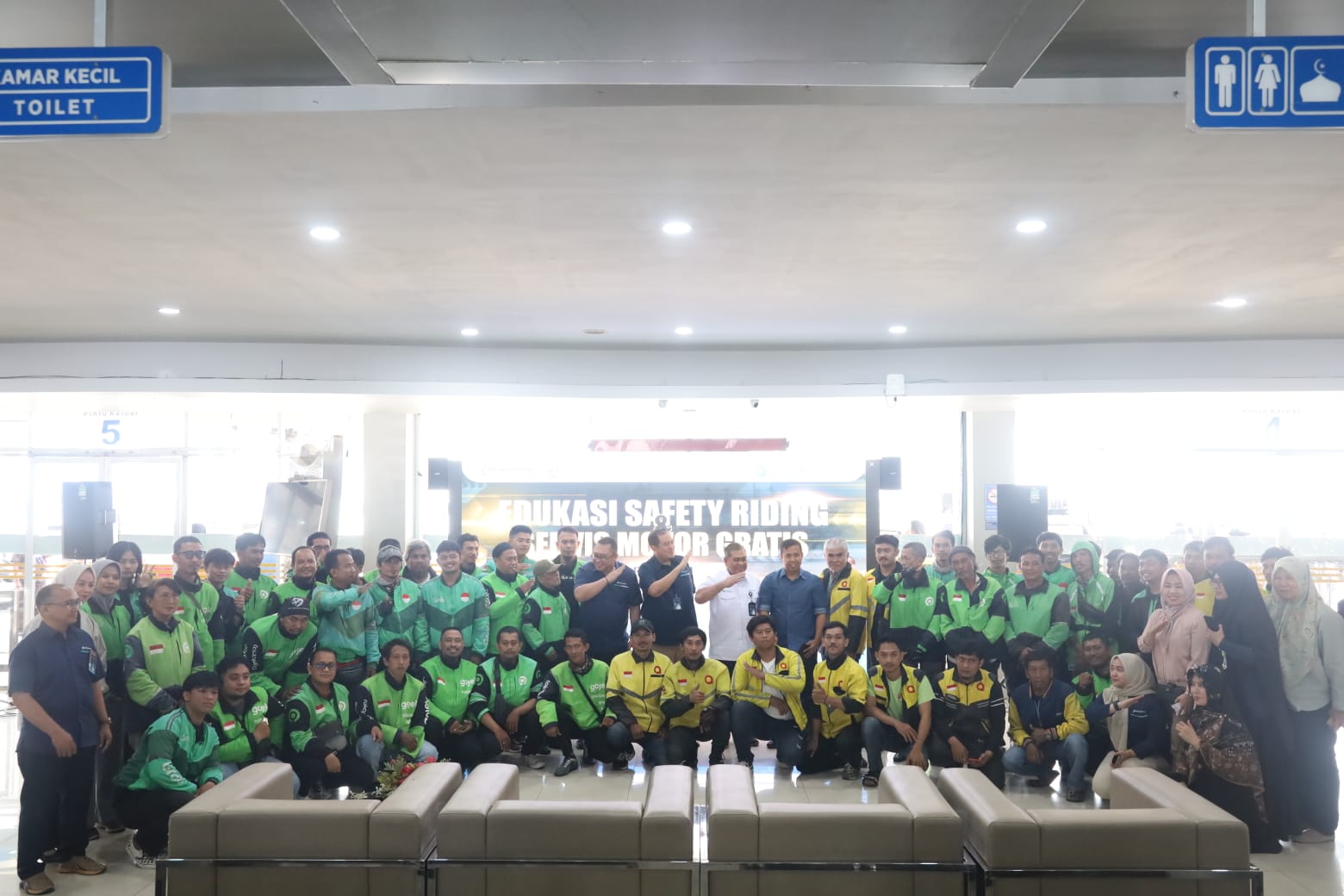 HUT RI ke-79, Pelindo Group Wilayah Makassar Gelar Safety Riding & Service Gratis Ojek Online dan Ojek Pangkalan