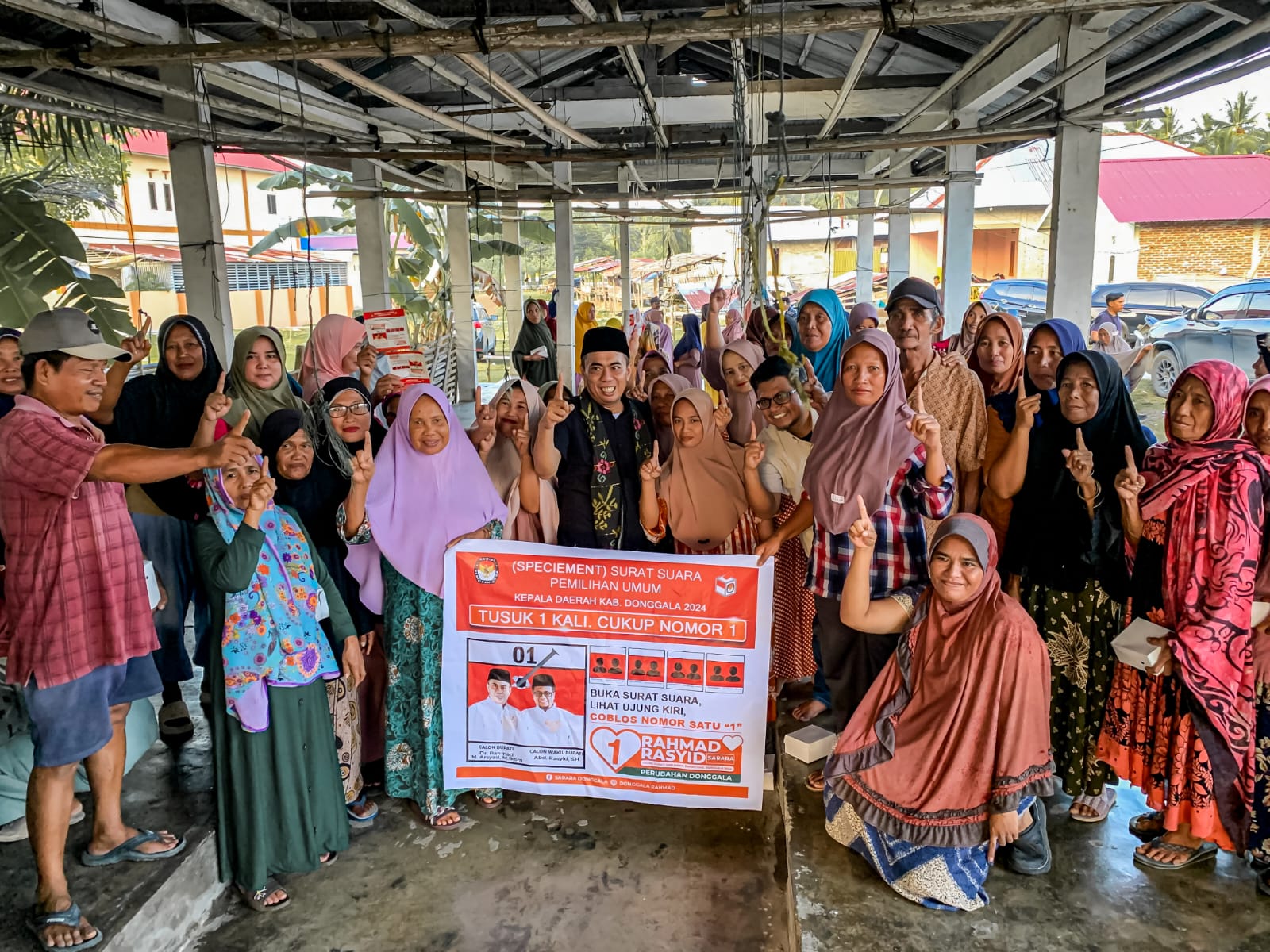 Perajin Tenun Towale, Beri Dukungan Pasangan Rahmad-Rasyid di Pilkada Donggala