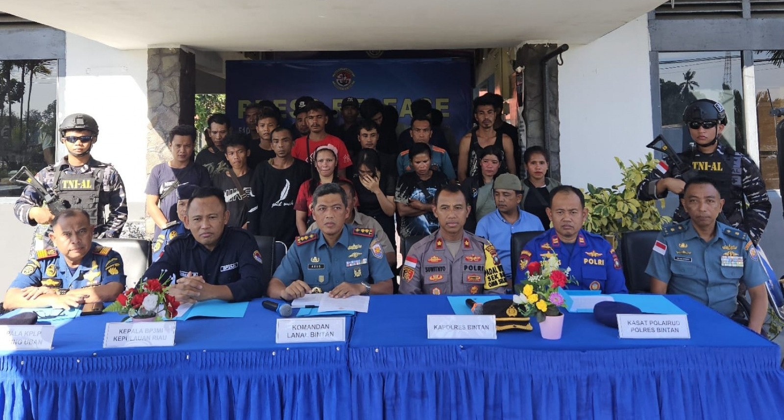 TNI Angkatan Laut Gagalkan Penyelundupan Pekerja Migran Ilegal di Perairan Tanjung Uban Kepulauan Riau