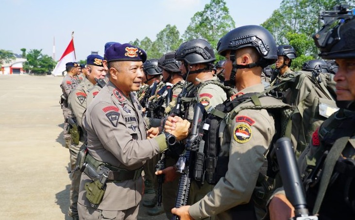 Polri Berangkatkan 410 Personel Brimob Satgas Amole Papua