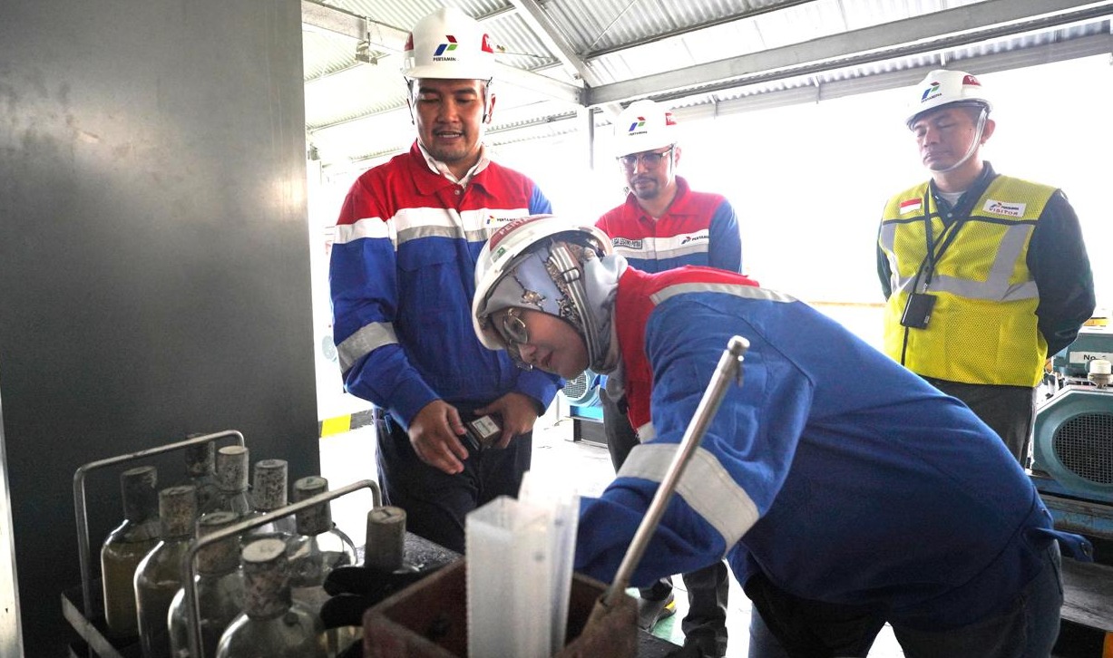Direktur Keuangan PT Pertamina Kunjungi Unit Operasi Wilayah Sulawesi, Pastikan Kehandalan Sarfas