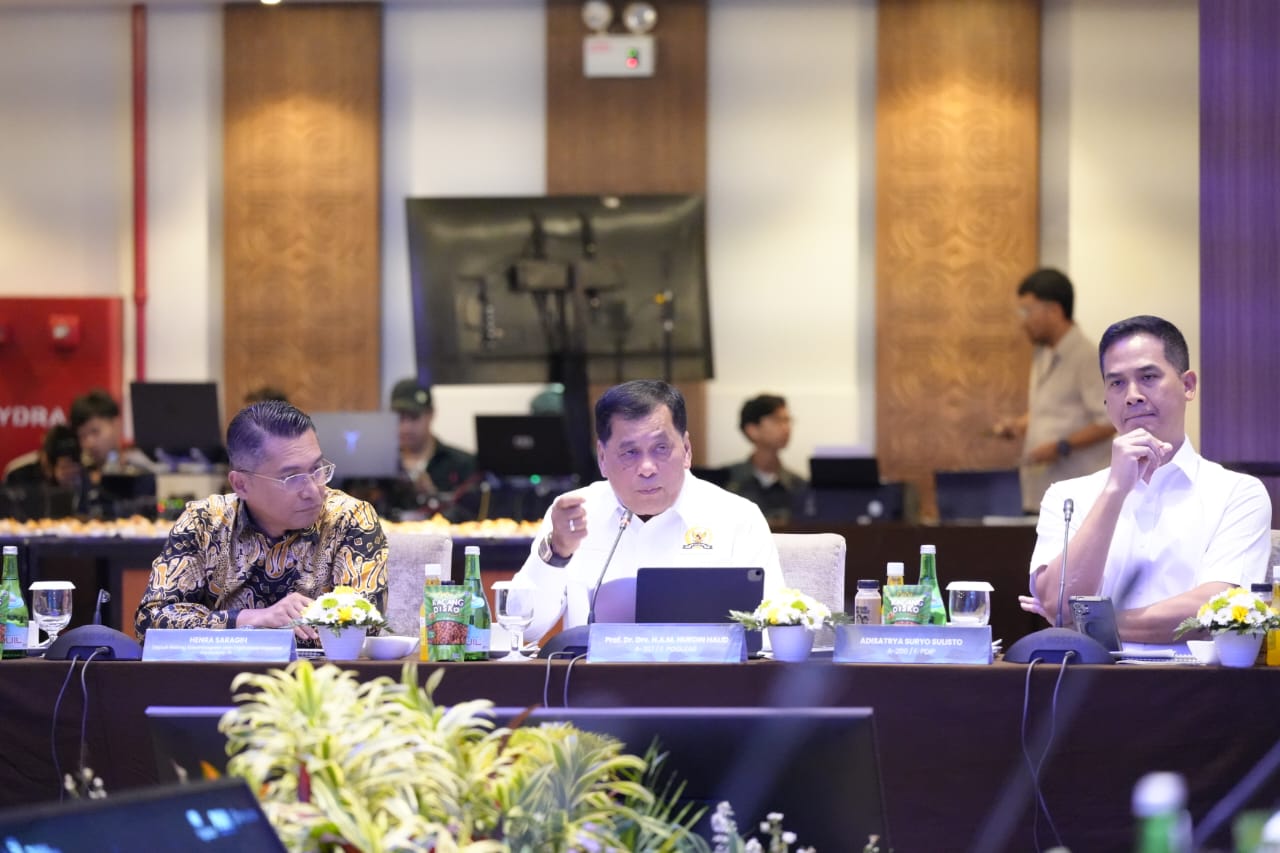 Kunker Reses DPR RI ke Pelindo Makassar, Komisi VI: Kapal Area Steril Pedagang Asongan