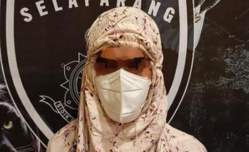 Heboh Mahasiswa di Mataram Pakai Mukena, Menyamar Sebagai Jemaah Perempuan di Masjid