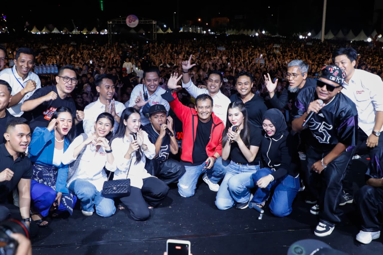 Momen NDX AKA Buat Ribuan Warga Jepara Bergoyang di Hari Jadi Ke-80 Provinsi Jawa Tengah