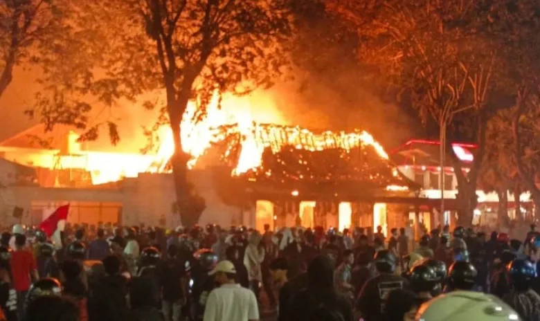 Polrestabes Surabaya Tetapkan Lagi Dua Tersangka Kerusuhan Unjuk Rasa di Gedung Negara Grahadi