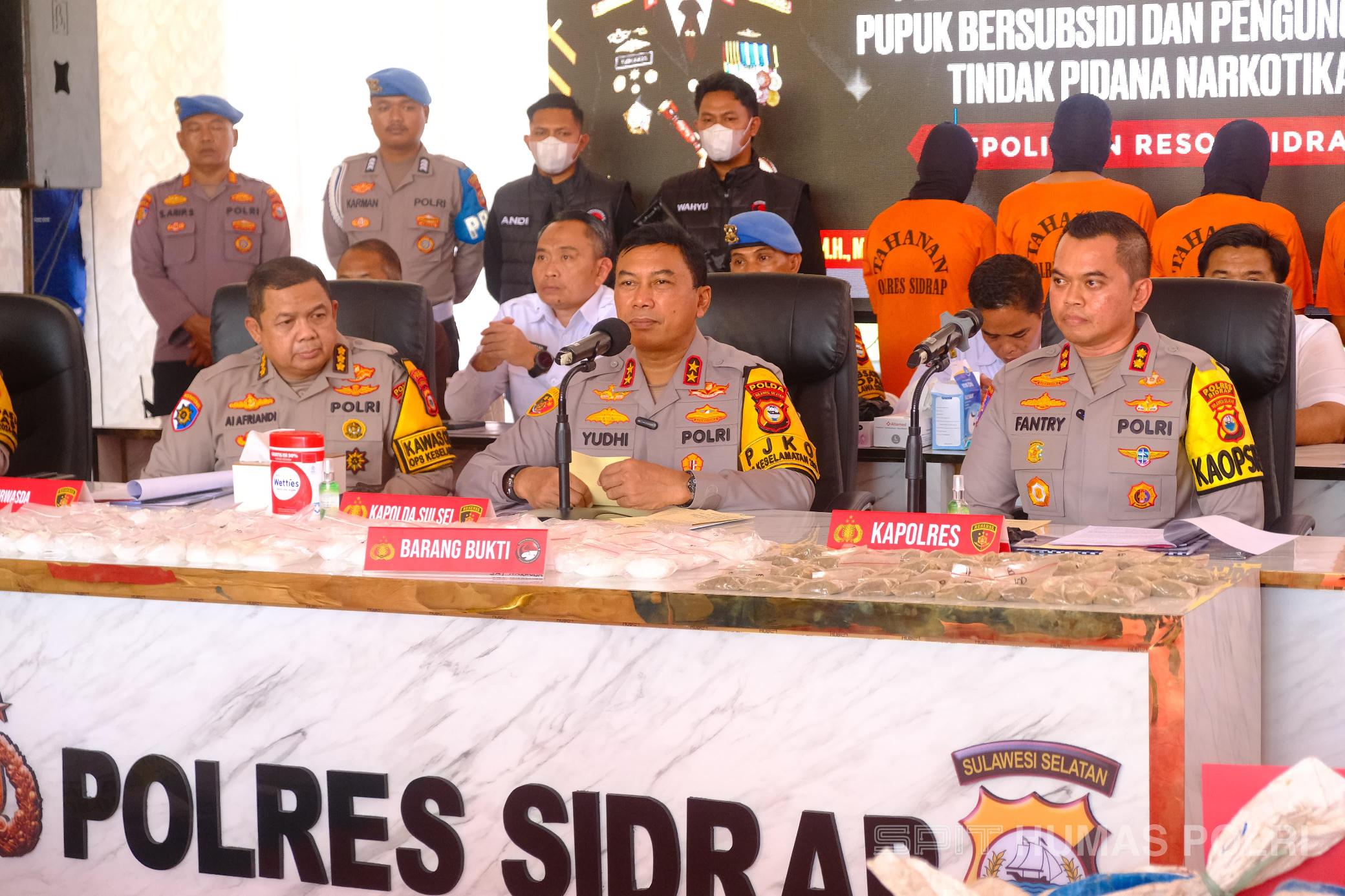 Polisi Ungkap Kasus 4,6 Kilogram Sabu dan Penyalahgunaan 4 Ton Pupuk Bersubsidi di Sidrap Sulsel