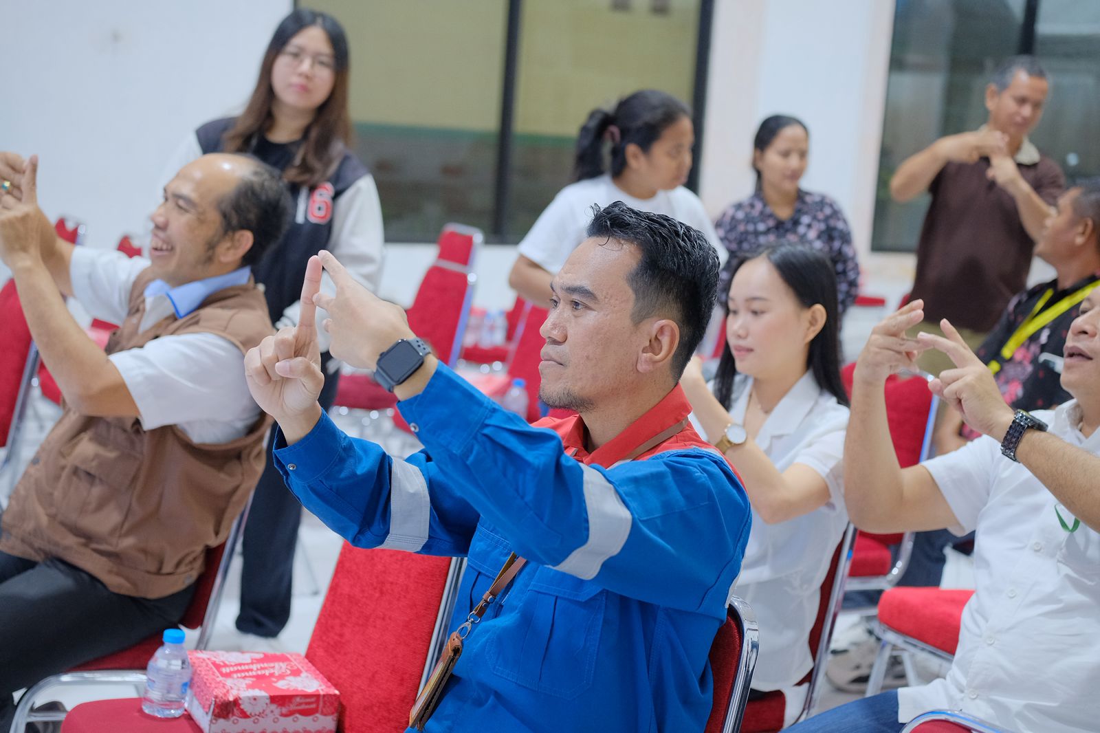 Pertamina Patra Niaga Sulawesi Latih Petugas SPBU Bahasa Isyarat, Wujudkan Layanan Inklusif bagi Konsumen Disabilitas