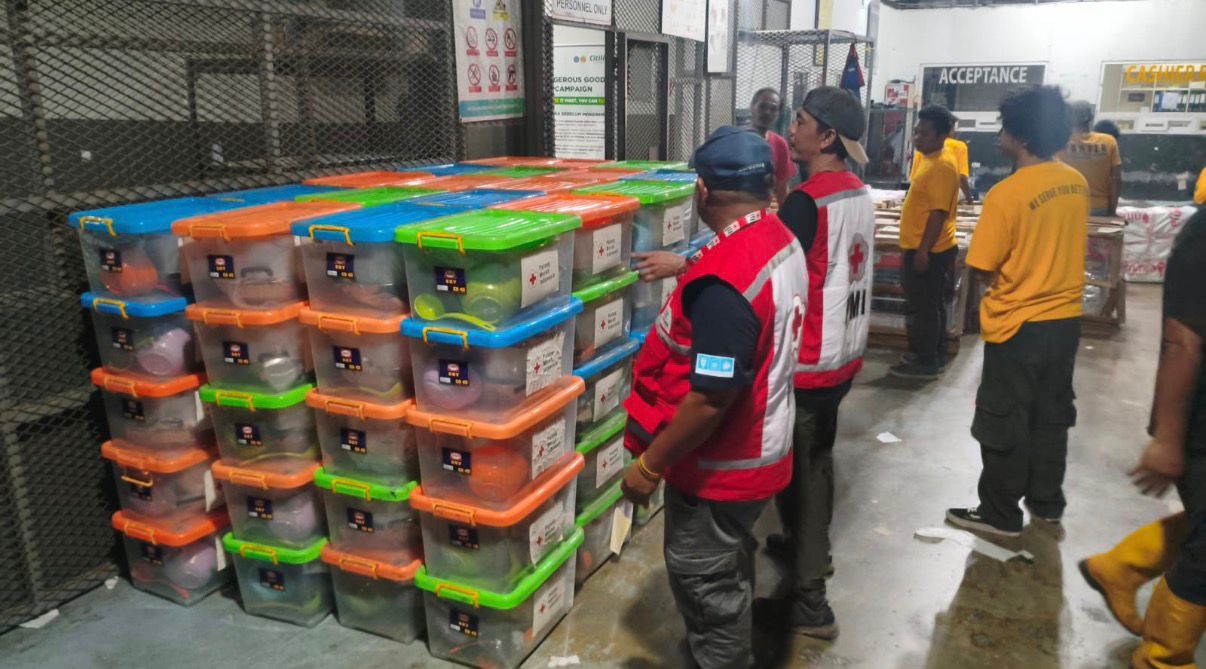 PMI Kirim 1.000 Paket Peralatan Dapur bagi Korban Bencana di Sumatera