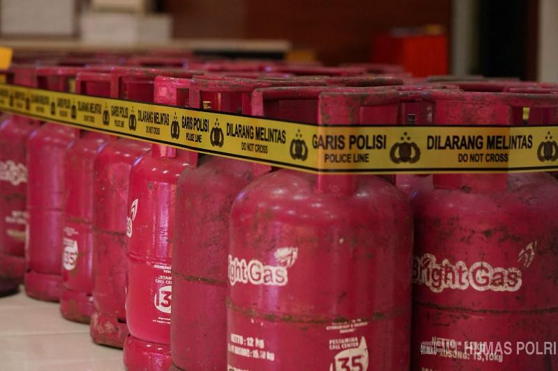 Polisi Ungkap Praktik Ilegal Penyalahgunaan Gas LPG Bersubsidi di Bekasi